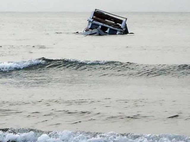 9 people drowned after boat capsizes in Indus River