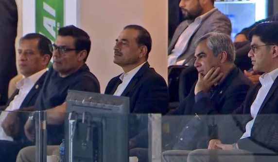 Army Chief reaches Rawalpindi Stadium to watch PSL match
