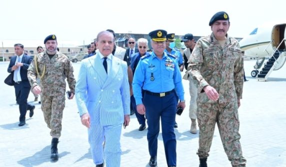 Prime Minister arrives in Karachi, will pay tribute to Pakistan Navy's role in Operation Banyan Marsus