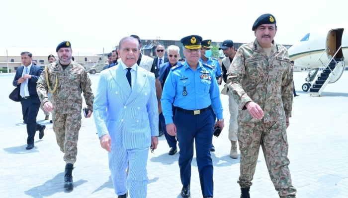 Prime Minister arrives in Karachi, will pay tribute to Pakistan Navy's role in Operation Banyan Marsus