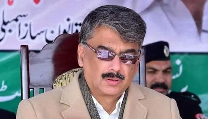 Prime Minister visits homes of those martyred and injured in Indian shelling in Azad Kashmir