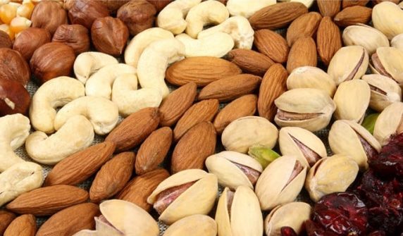 What are the benefits of dried fruits for diabetic patients