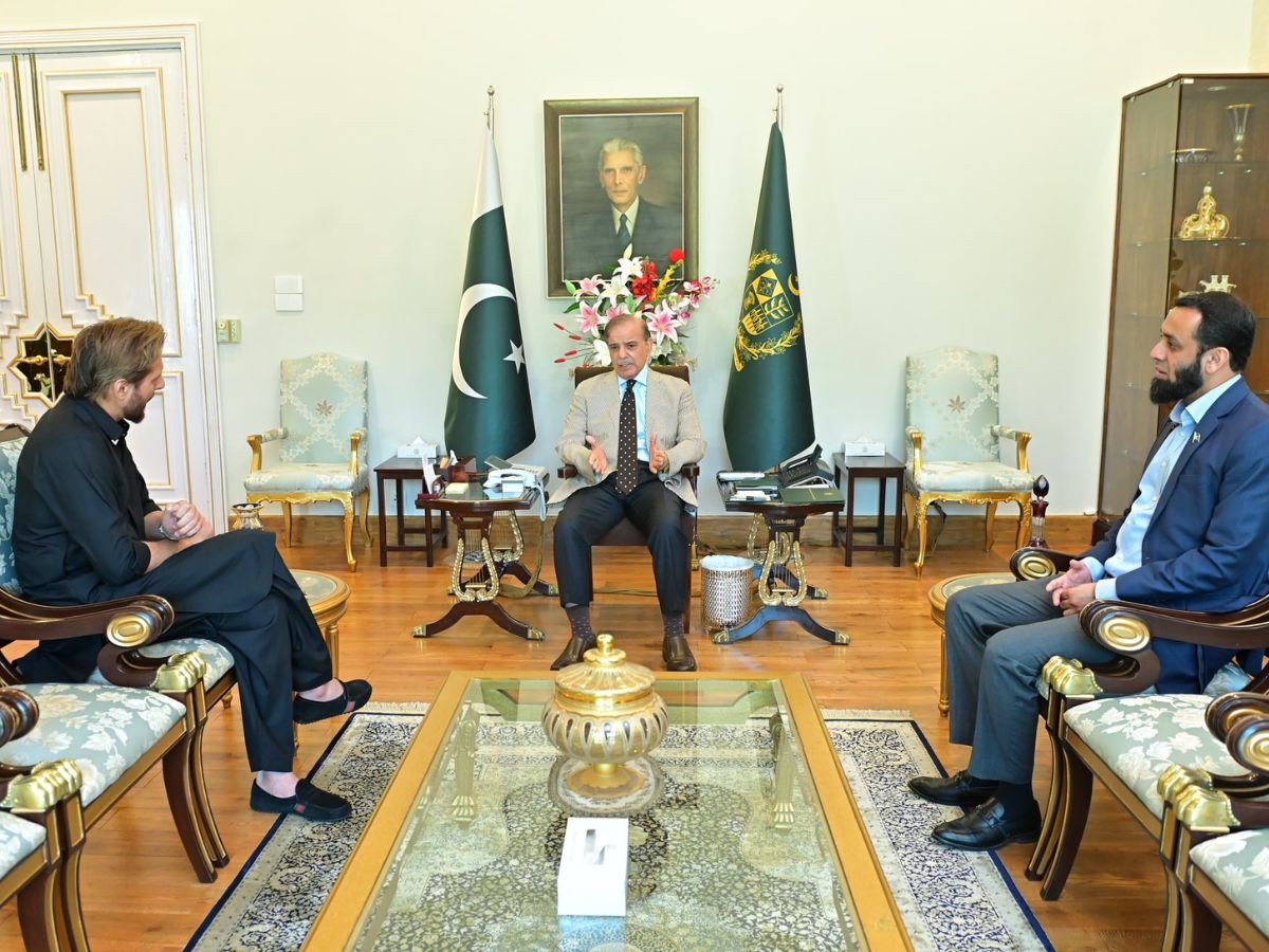 The nation united and gave a befitting reply to the enemy; Shahid Afridi's conversation with the Prime Minister