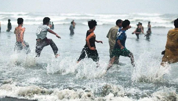 Ban on bathing in the sea during Eid holidays