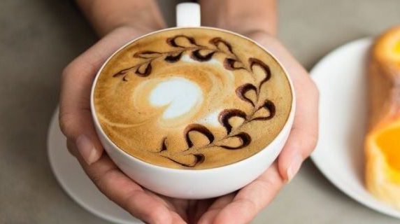 Drinking coffee with less sugar may help extend life