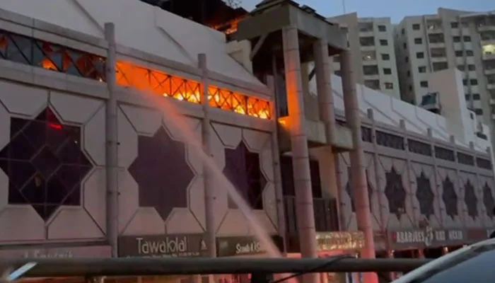 Fire in shopping center