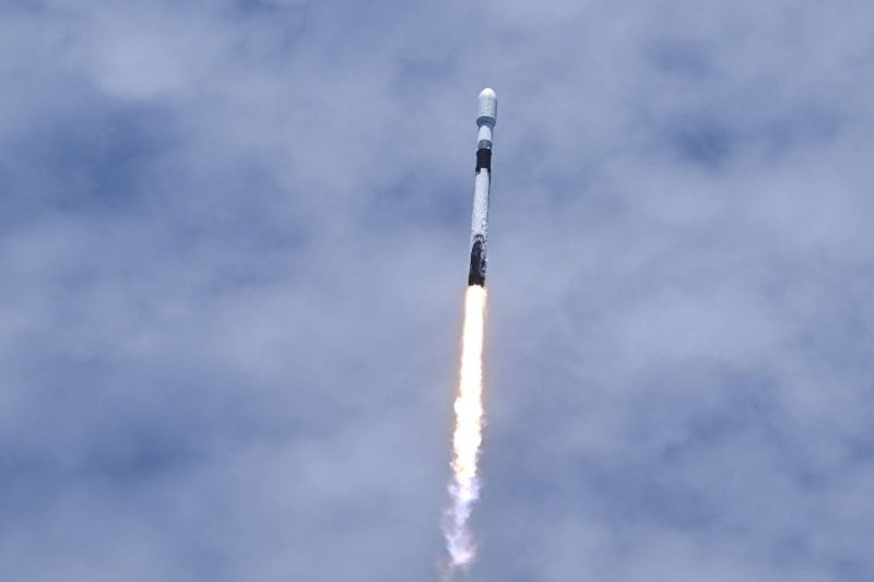 SpaceX launches satellite with advanced GPS system