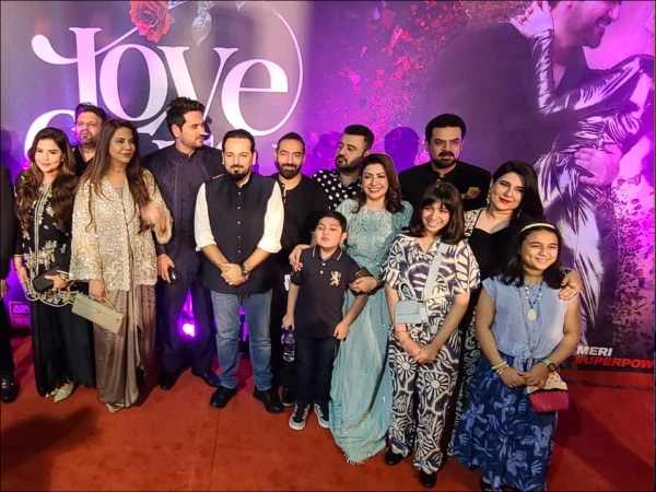 colorful premiere of Love Guru