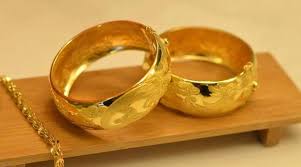 price of gold per tola has increased