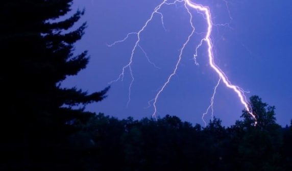 2 people killed in lightning strike