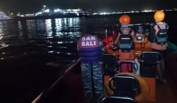 38 missing after boat sinks near Indonesian island of Bali