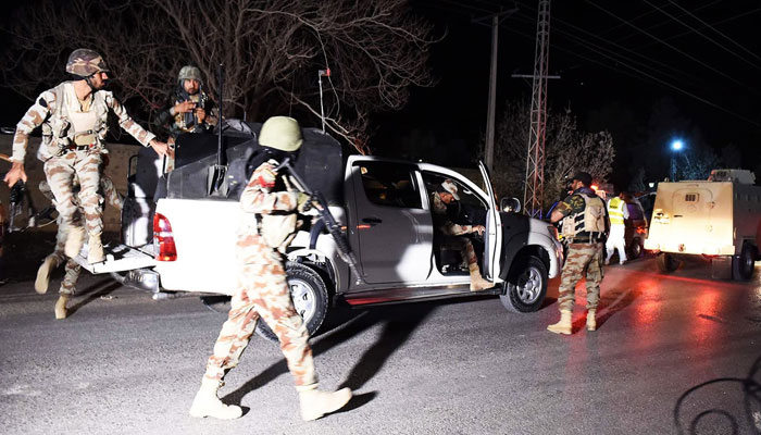9 passengers of a bus going from Quetta to Lahore were kidnapped and killed