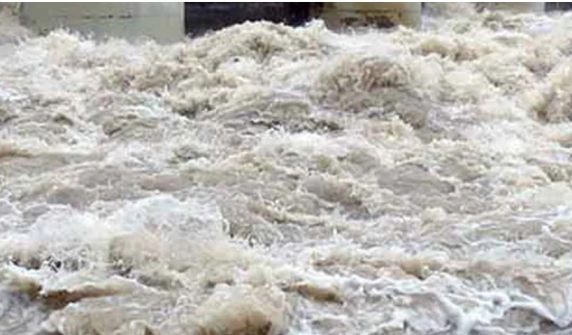 A large flood of the Indus River has entered the limits of DG Khan.