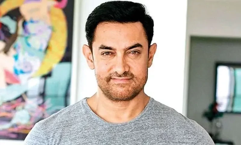 Aamir Khan calls press conference