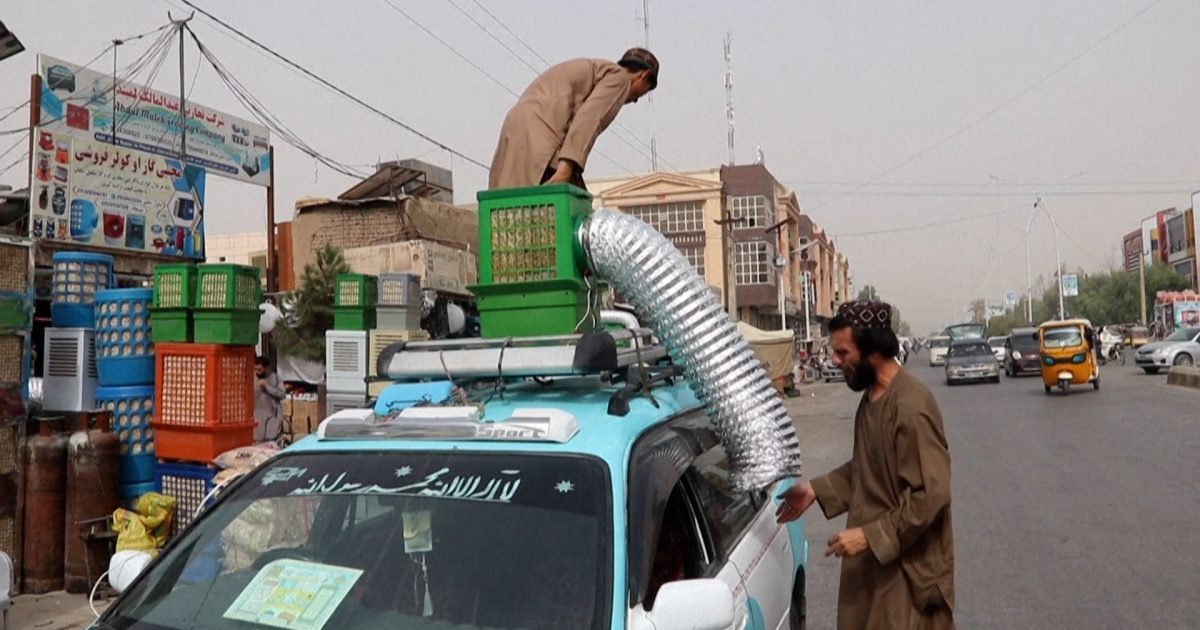 Afghan taxi drivers come up with a unique solution to escape the heat