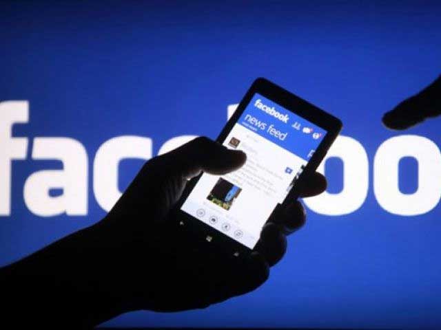Facebook deletes 10 million fake profiles