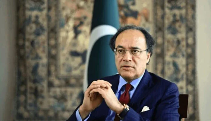 Finance Minister leaves for US to finalize Pak-US trade agreement