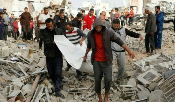 Israeli forces open fire on Palestinians waiting for aid in Gaza