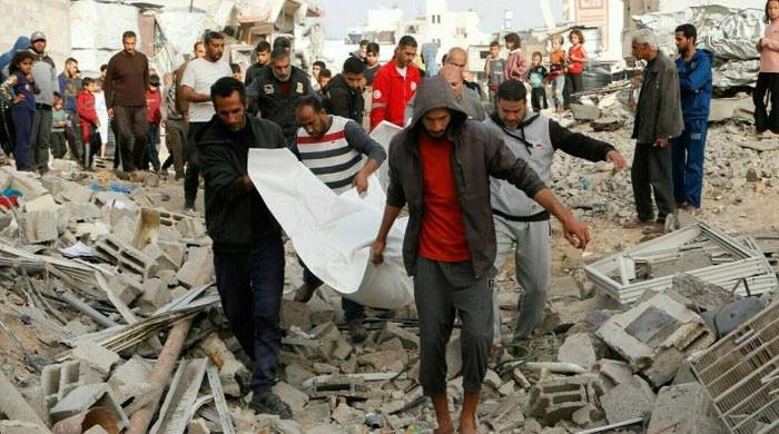 Israeli forces open fire on Palestinians waiting for aid in Gaza
