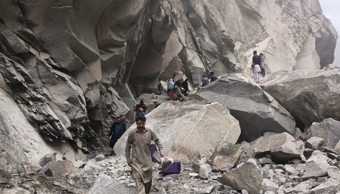 Kahuta-Azad Pattan road on Thadwani