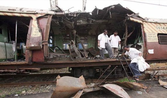 Mumbai High Court acquits 12 accused in 2006 train bombings