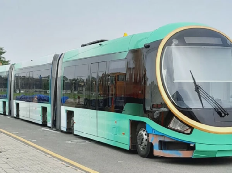 Electric trams will now also run in Lahore.