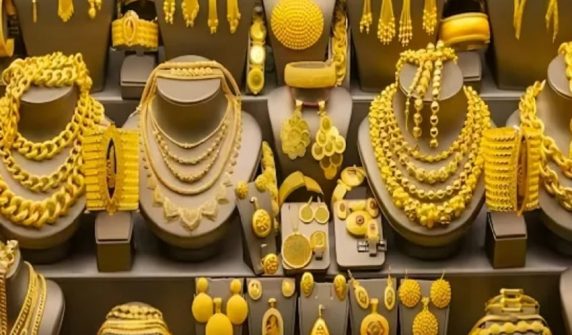 price of gold per tola has increased