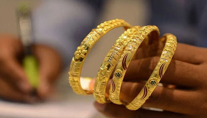 price of gold per tola has increased