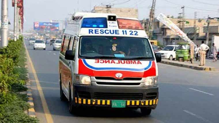 4 people died of electrocution while removing a shop sign