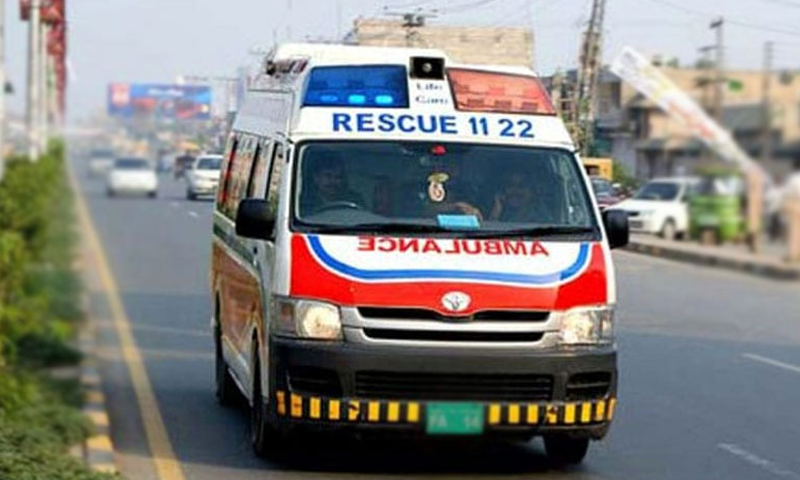 9 people killed in collision between coach and 2 vehicles