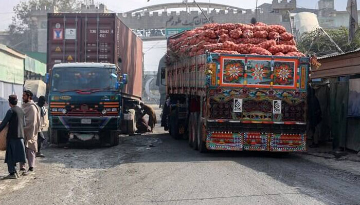 Afghan drivers banned from entering Pakistan without visas