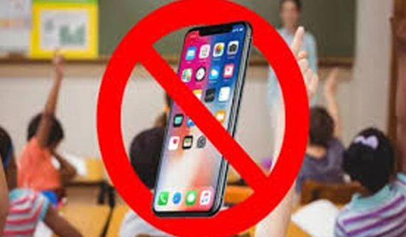 An Asian country has banned the use of smartphones in schools.