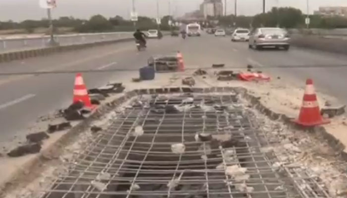 Another pothole on Natha Khan Bridge