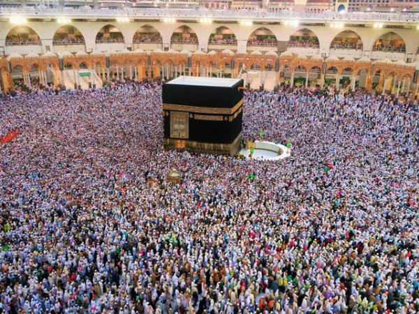 Authorized bank branches to remain open on Saturday for Hajj applications