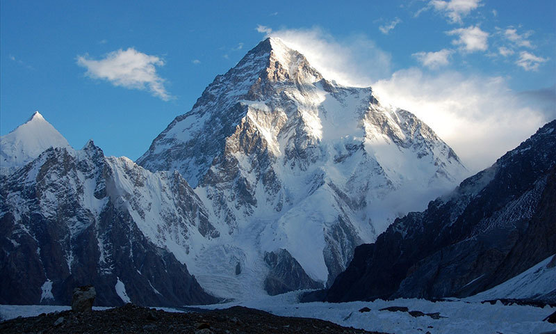 Chinese climber dies after being hit by rocks while descending from K-2