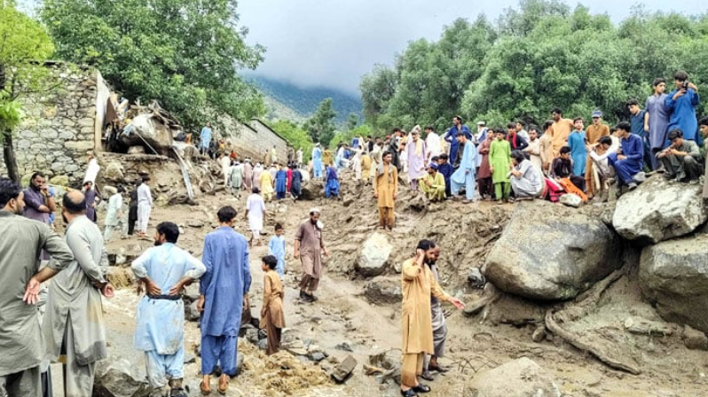 Cloudburst and flash floods kill 250 people in Khyber Pakhtunkhwa, Gilgit-Baltistan and Azad Kashmir
