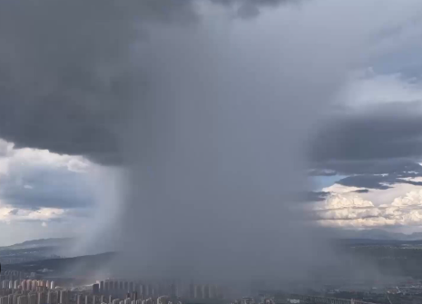 Cloudburst in China, scenes captured on camera