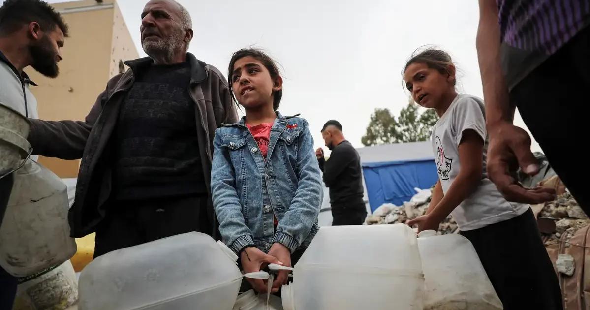 Displaced and starving Palestinians now crave water
