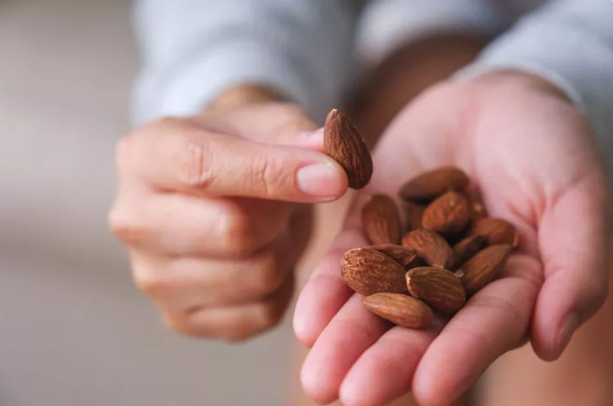 Eating more almonds guarantees better mental ability in later life