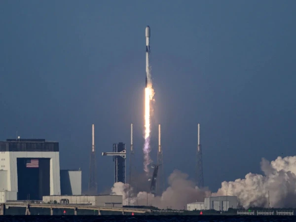 Experts warn of air pollution from space launches
