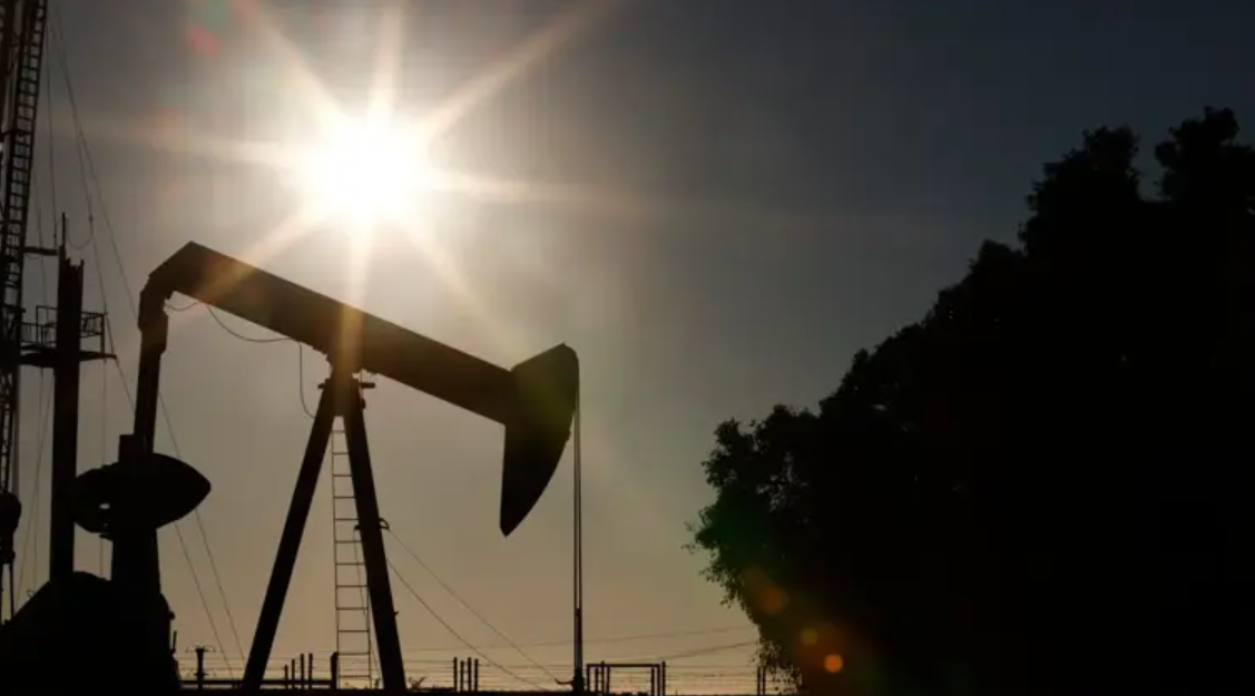India decides to continue buying oil from Russia despite Trump's threats