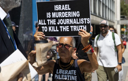 Israeli journalists protest in Tel Aviv