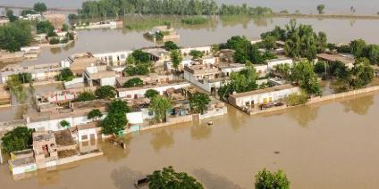 Low-level flooding in Kabul River at Nowshera