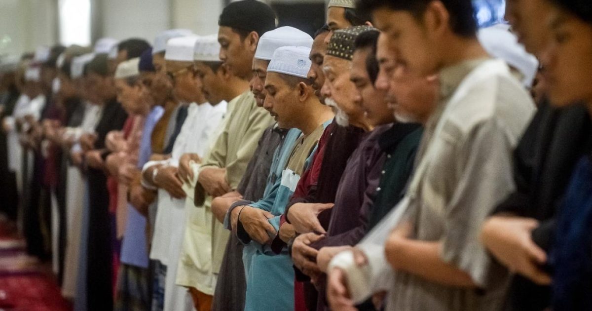 Men who miss Friday prayers face prison sentences and heavy fines