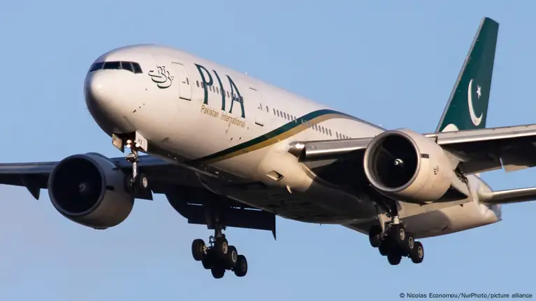National airline plane that suffered technical failure in Paris recovered