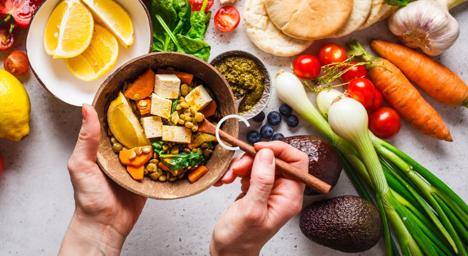 Older adults who eat a healthy diet develop chronic diseases relatively late