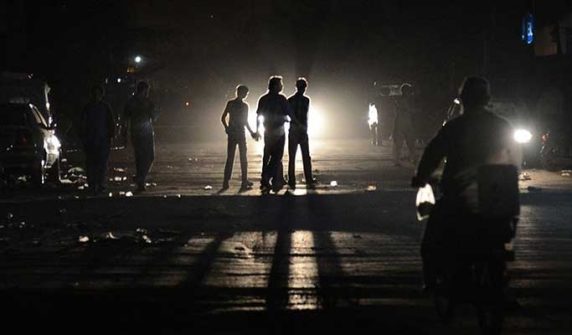 Power supply suspended on 550 feeders in Karachi after rain