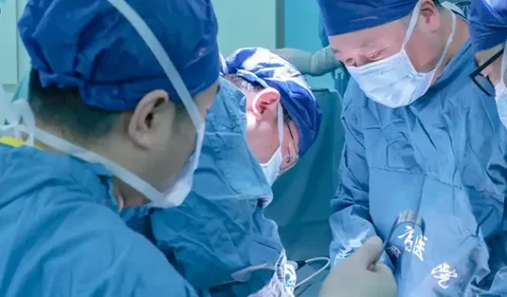 Successful pig lung transplant in human