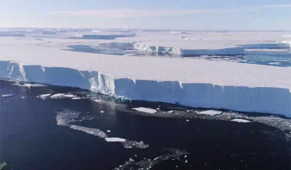 The ice sheet in West Antarctica is on the verge of collapse!
