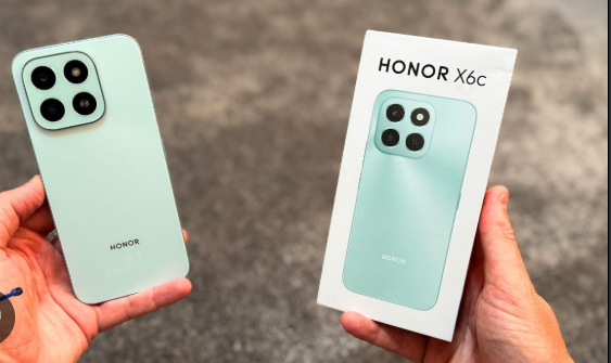 Unboxing of the Honor X6c box